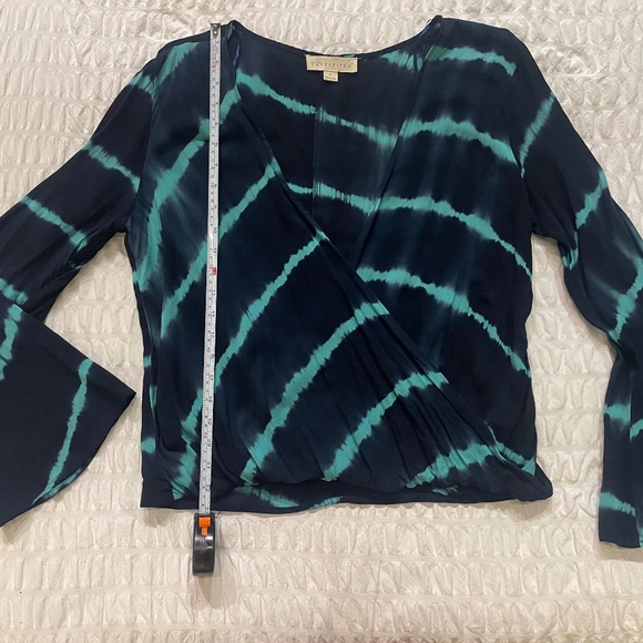 🌟 Lovestitch Tie-Dye Surplice Blouse – Size L – Boho Chic Long Sleeve - Picture 4 of 6